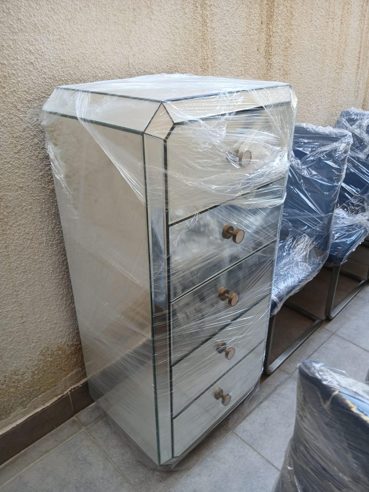 فريق السعد لنقل الأثاث المنزلي في الرياض بالدينا